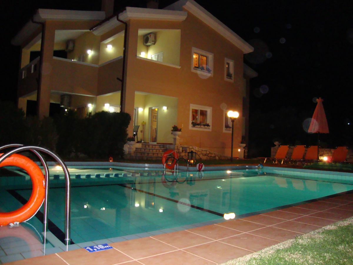 Villa Clio Arménoi Buitenkant foto